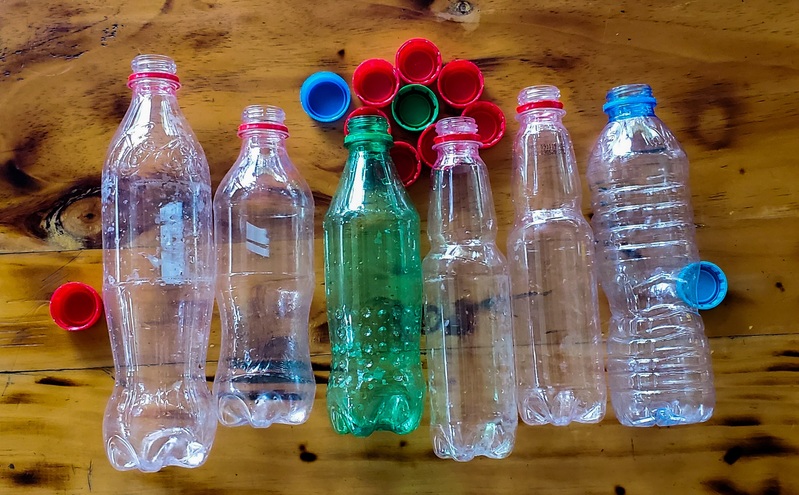 Nhựa được làm từ gì
